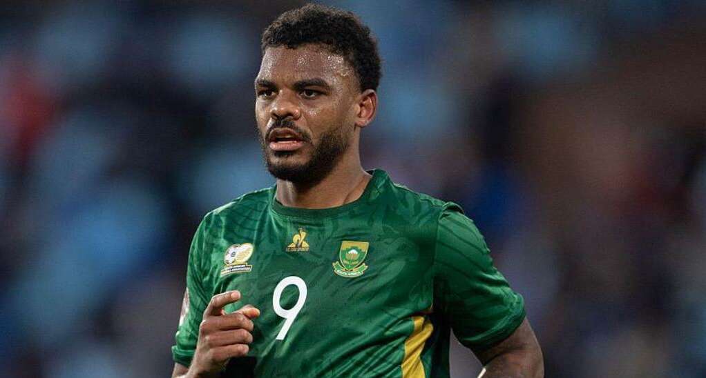 إشراقة جديدة: ، مهاجم بيرنلي، ينضم إلى منتخب جنوب أفريقيا في كأس العالم 2026!