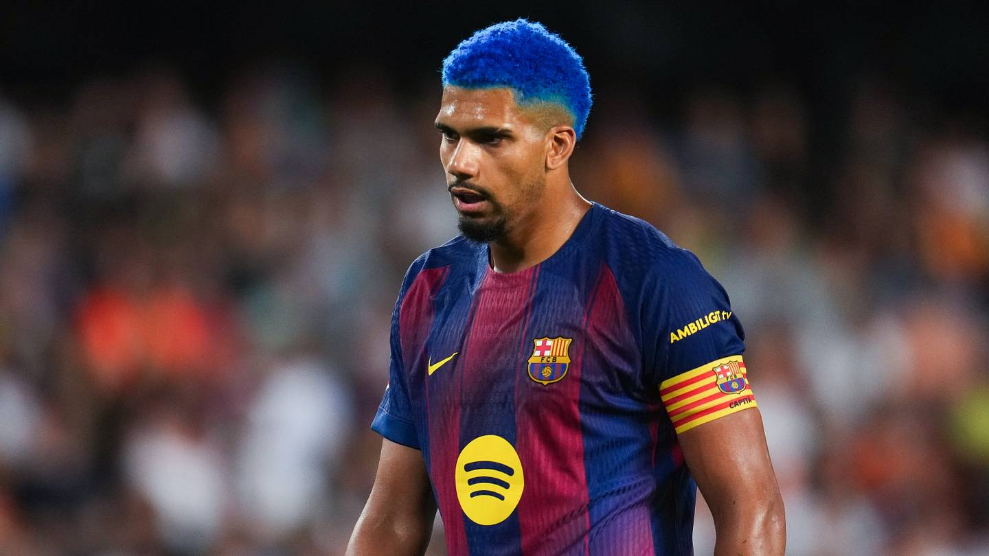 نجم برشلونة المصاب يعود للنادي للعلاج العاجل قبل افتتاح كأس العالم