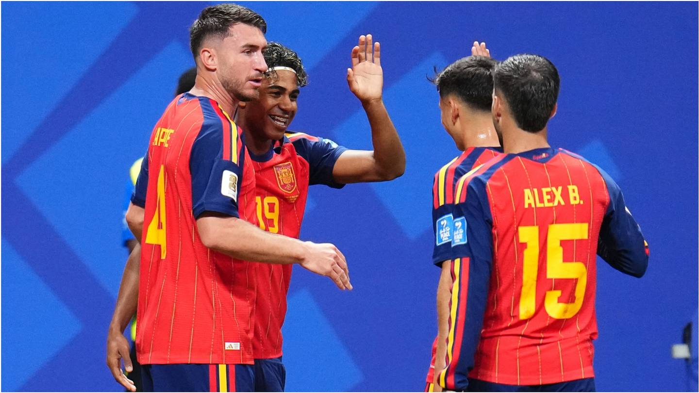 لامين يمال يؤكد تألقه ويكتب التاريخ مع منتخب إسبانيا