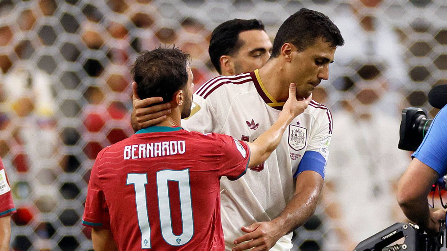 رودري يعتذر عن احتفاله بمواجهة برناردو سيلفا في كأس العالم ويغيب عن بداية الموسم مع مانشستر سيتي