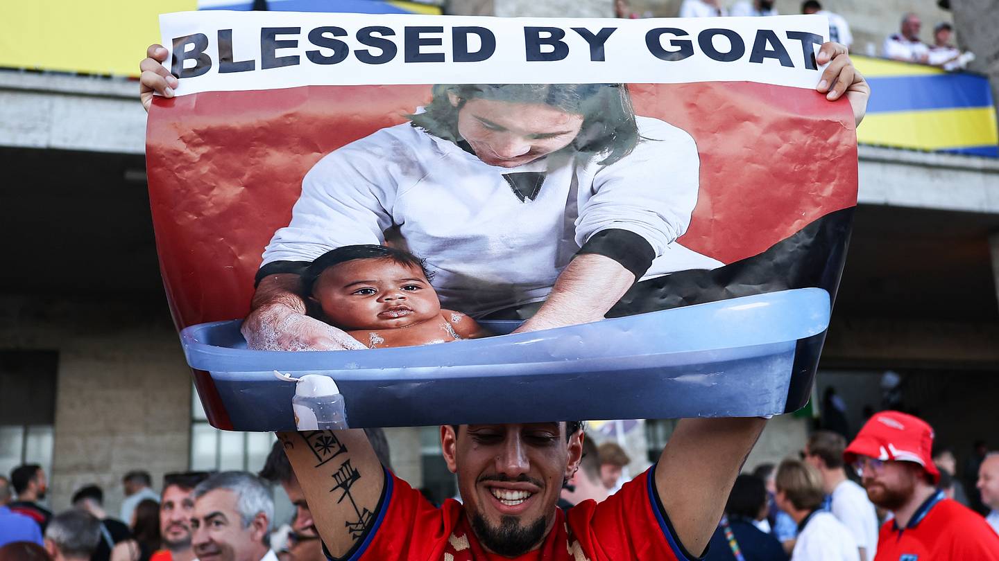 ميسي يلتقي يمال في نهائي كأس العالم بعد صورة تجمعهما منذ الطفولة