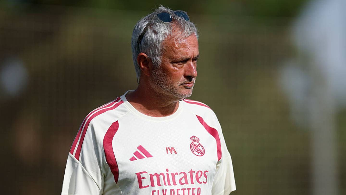 ريال مدريد يواصل البحث عن خليفة توني كروس.. فمن يقود خط الوسط في عهد مورينو