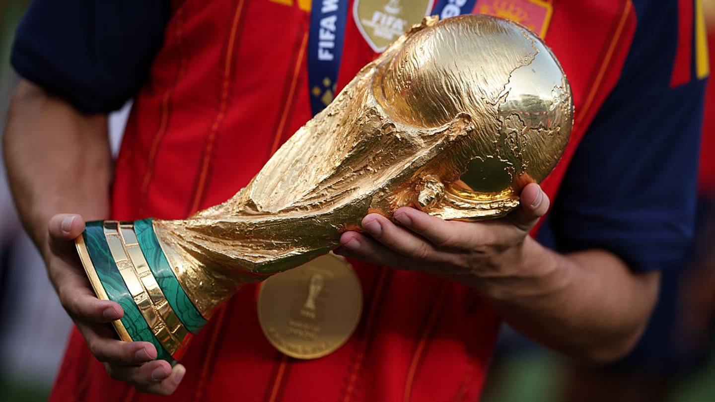 فيفا يسرع خطة توسيع كأس العالم إلى 64 فريقاً وسط اعتراضات الاتحاد الأوروبي