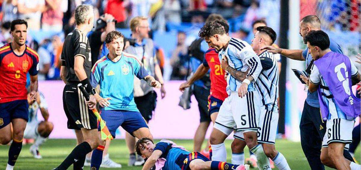 فيفا تفتح تحقيقاً تأديبياً ضد الأرجنتين بعد مشادات في نهائي كأس العالم 2026
