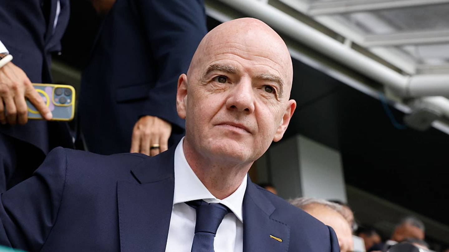 ضغط متزايد على جياني إنفانتينو مع أزمة فشل خطة استثمار كأس العالم