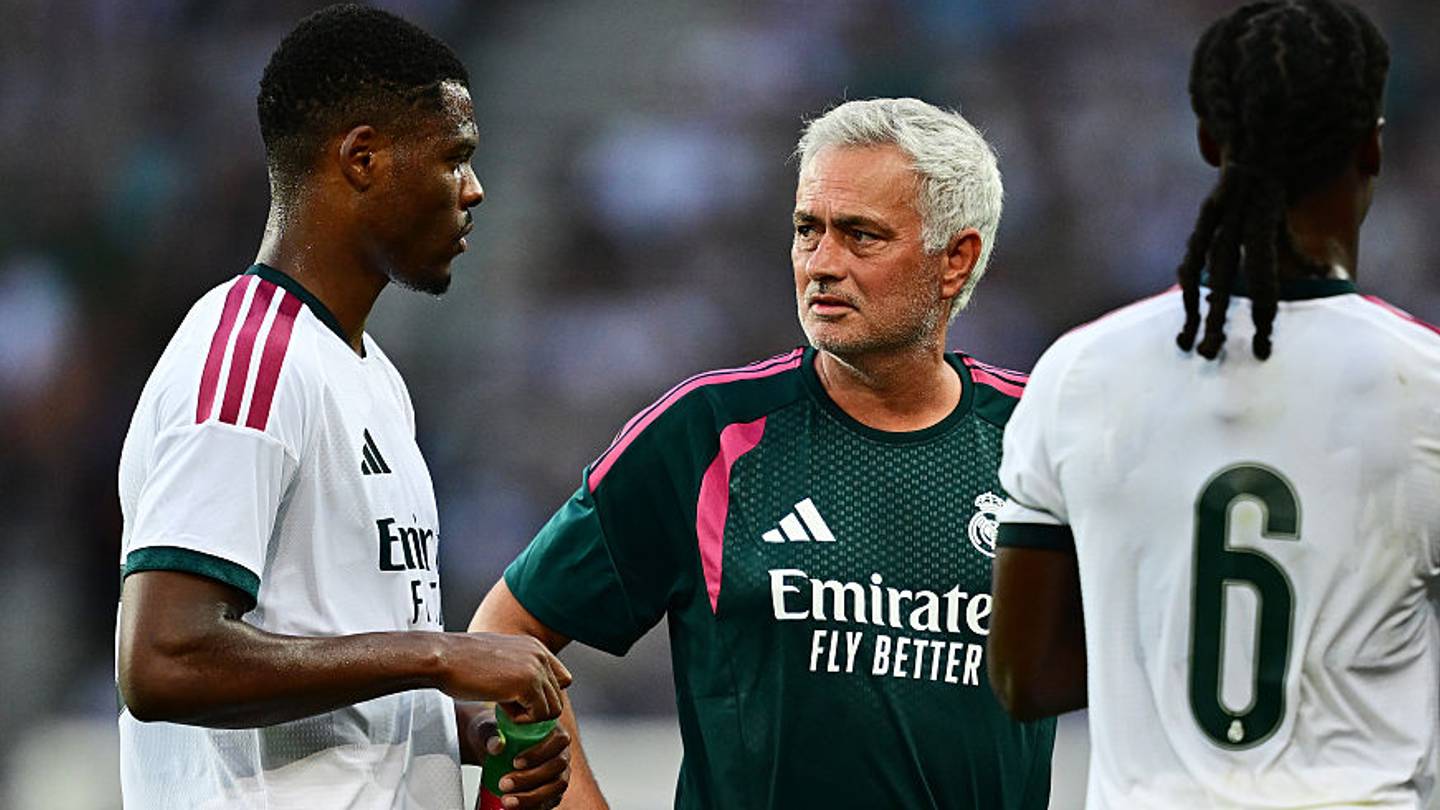 مورينيو يفرض قواعد صارمة في ريال مدريد لتعزيز الانضباط قبل الموسم الجديد