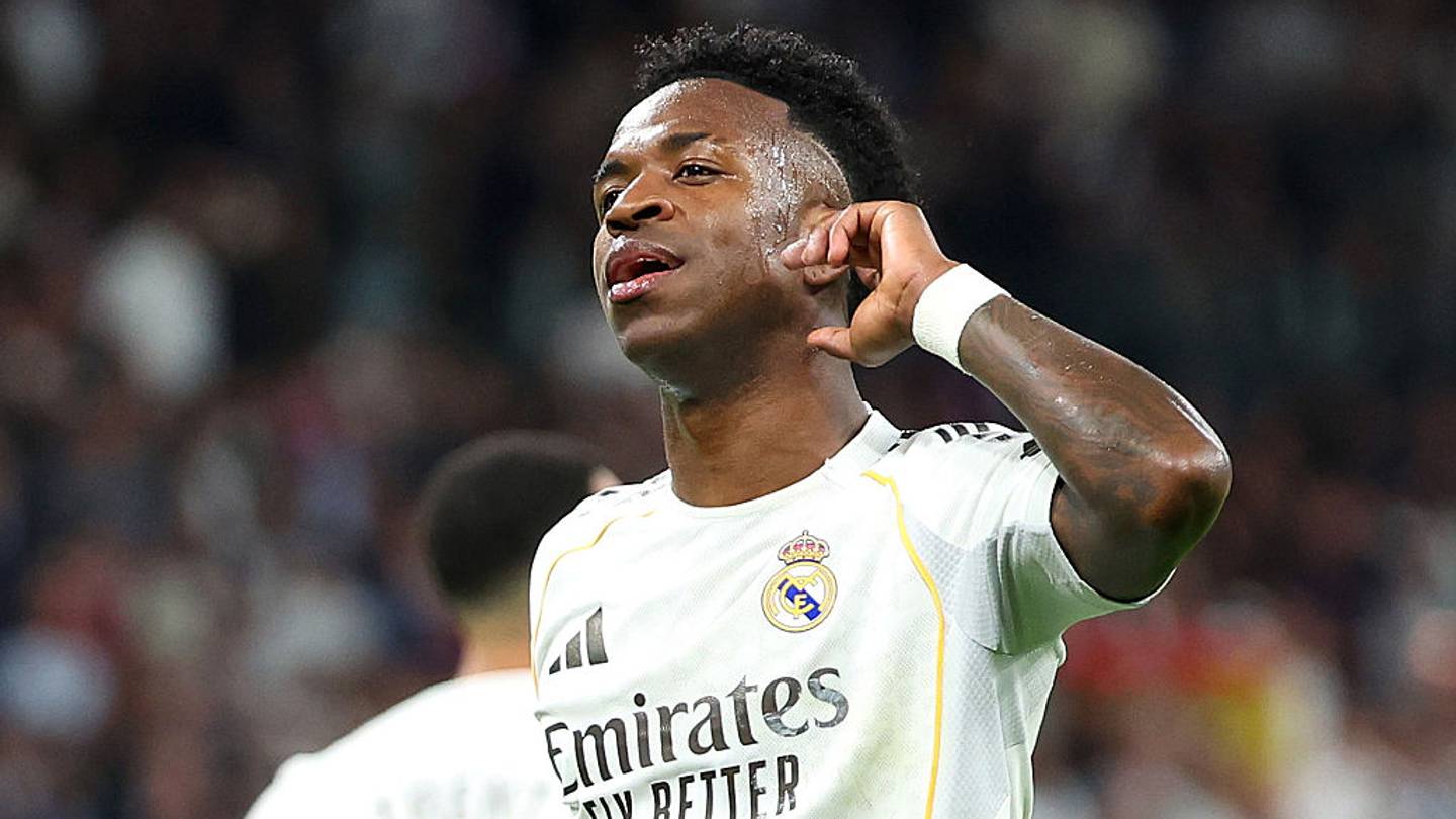 فينيسيوس جونيور يجدد عقده مع ريال مدريد حتى 2032 براتب يقارب 25 مليون يورو سنوياً