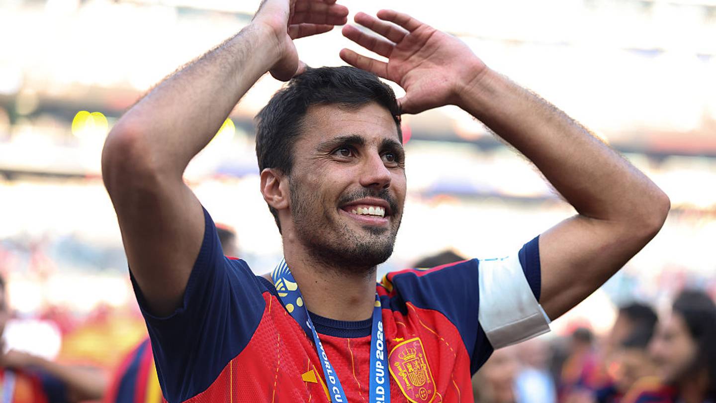 برشلونة يقترب من ضم رودري لتعزيز خط الوسط واستعادة تكتيك 4-3-3 الكلاسيكي