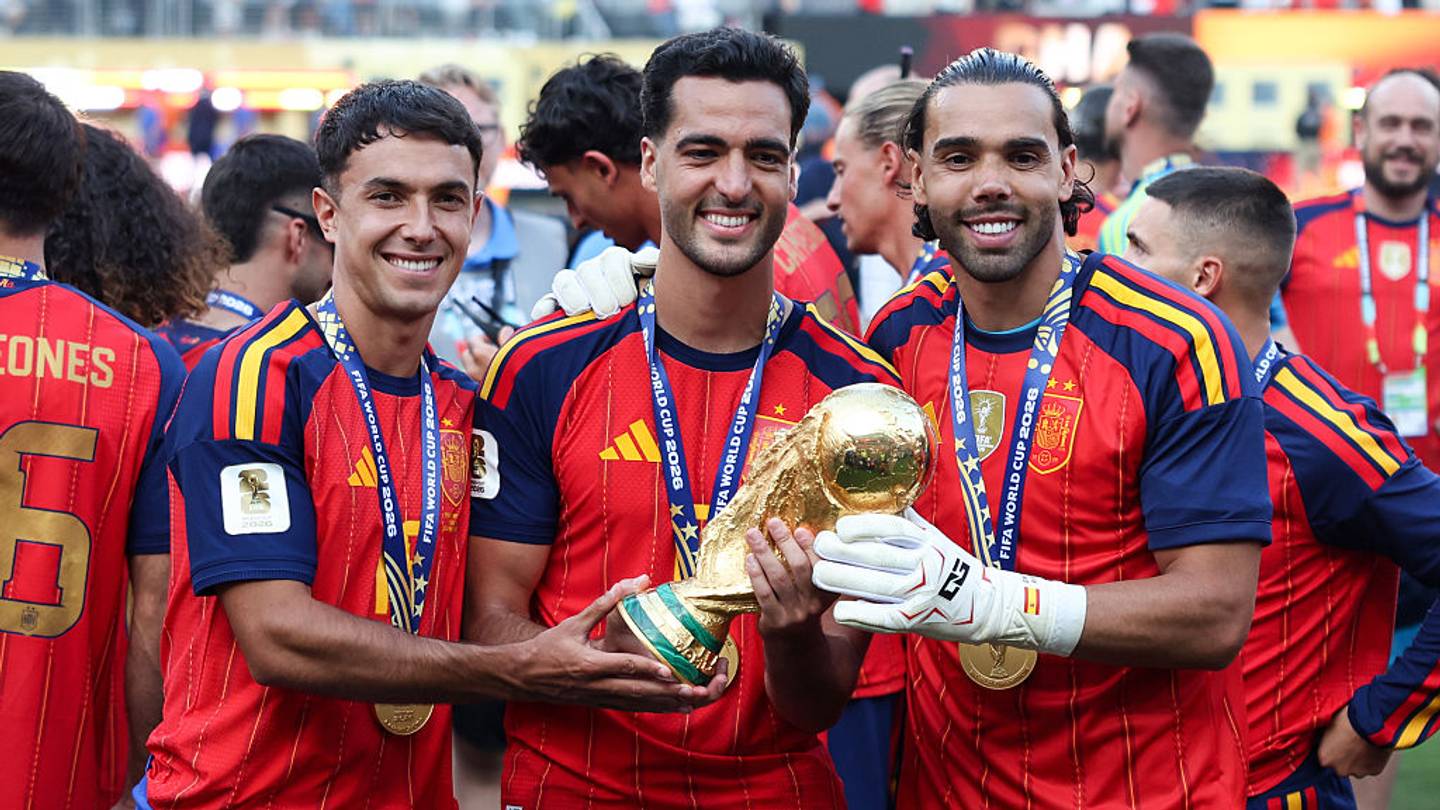 ريال مدريد يركز على زوبيميندي كخيار وسط ميدان بعد تفضيل رودري برشلونة