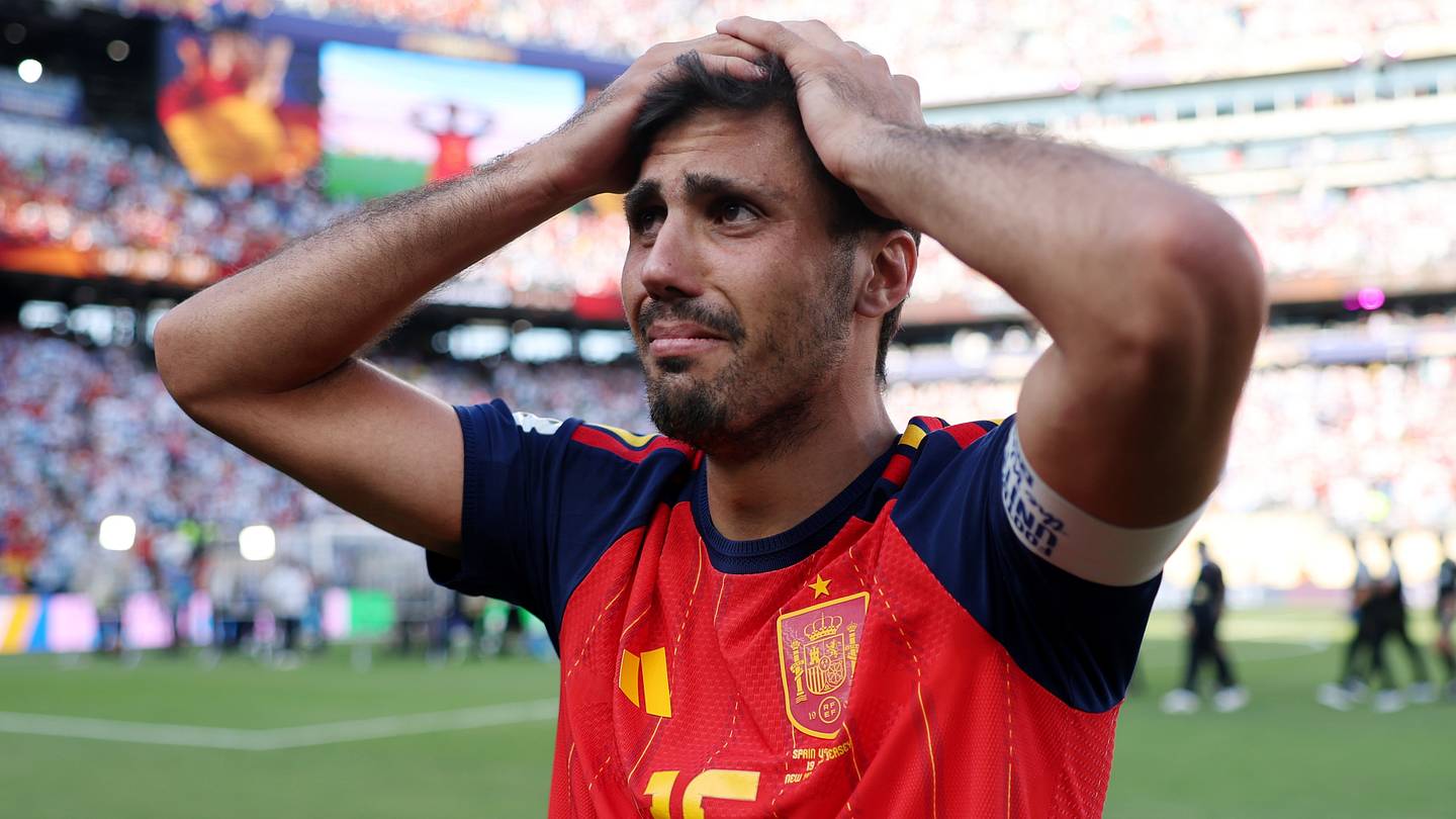 برشلونة يستعد لكسر رقمه القياسي بالتعاقد مع رودري بعد تتويجه بكأس العالم