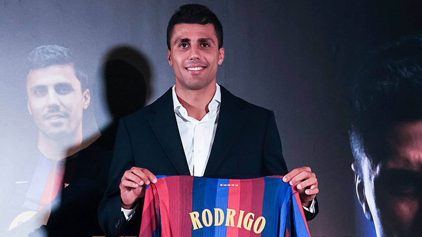 نجم ريال مدريد ينتقد قرار رودري بالانضمام إلى برشلونة ويعبر عن أسفه