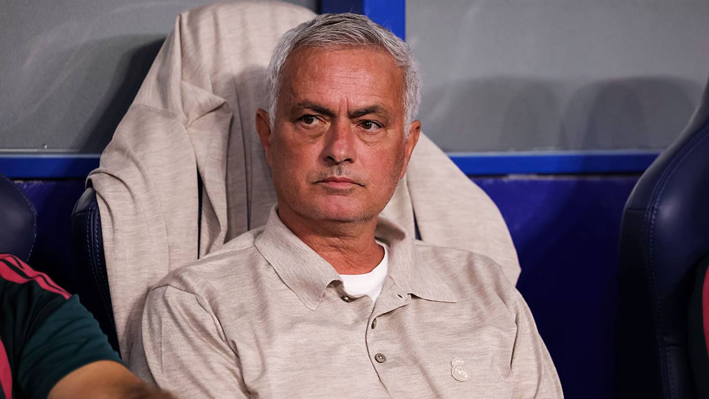 جوزيه مورينيو يكتشف أبطال ريال مدريد و«خيباته» في افتتاح متوتر بالدوري الإسباني