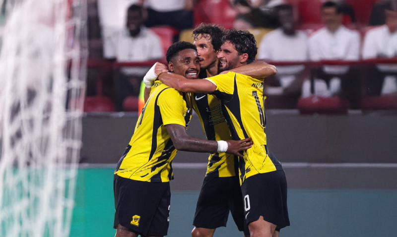 الاتحاد يحقق انتصارًا تاريخيًا على الجزيرة الإماراتي برباعية ويعبر إلى ملحق دوري أبطال آسيا