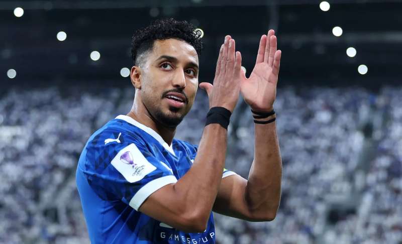 سالم الدوسري يبدأ برنامجه التأهيلي في فنلندا بعد إجراء جراحة ناجحة في الركبة