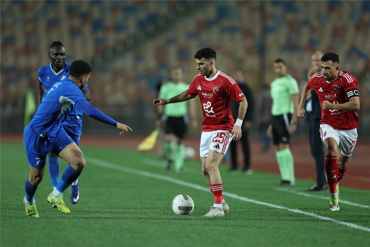 الأهلي يستعد لمواجهة سموحة في تحدٍ صعب بالدوري المصري الممتاز غدًا