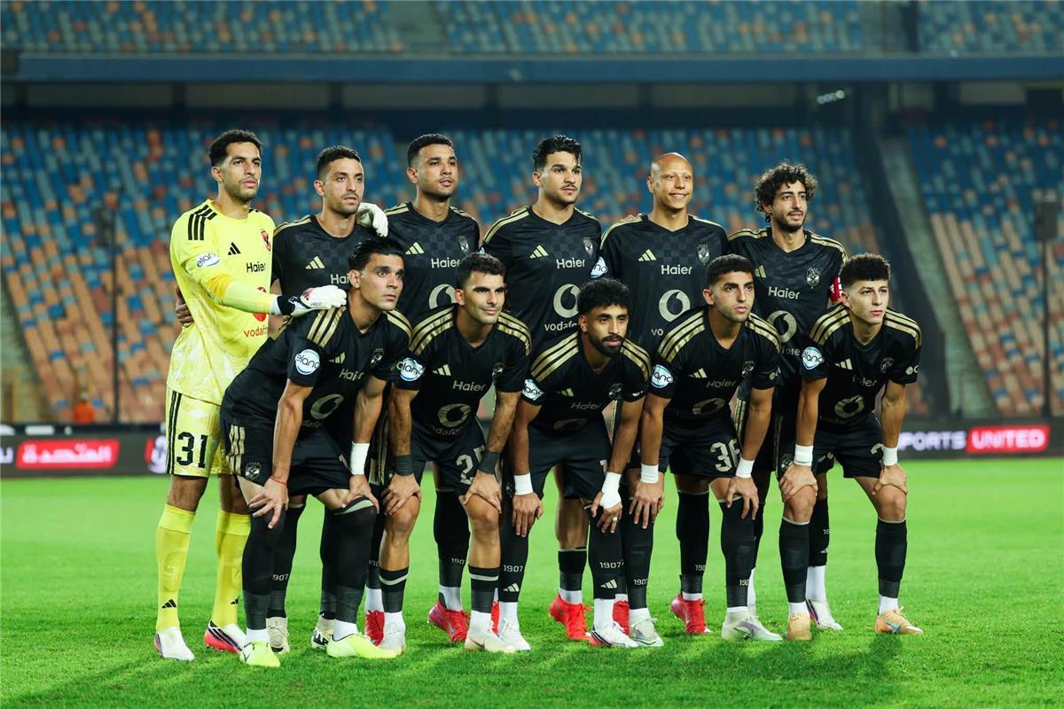 الأهلي يسعى لتحقيق انتصاره الثالث في مواجهة سموحة بالدوري المصري اليوم