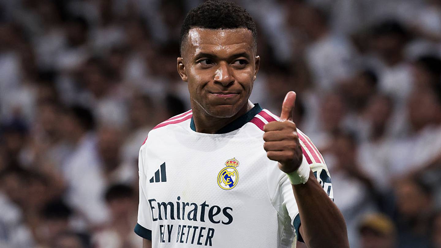 مبابي يعلن تحديه للفوز بالكرة الذهبية رغم غياب الألقاب مع ريال مدريد