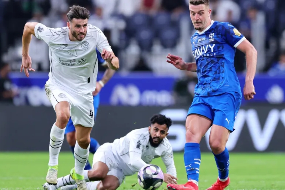 ديربي الهلال والشباب: صراع القمة والهبوط في دوري روشن السعودي غدًا!