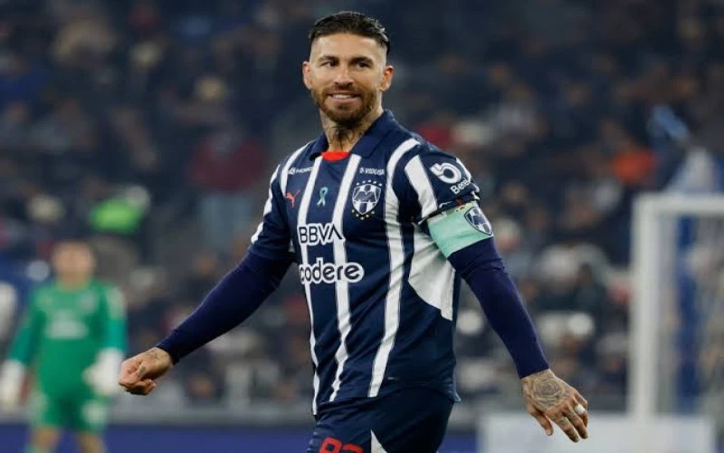 أستون فيلا يفتح باب التفاوض مع سيرجيو راموس لتعزيز خط الدفاع بعد الإصابات