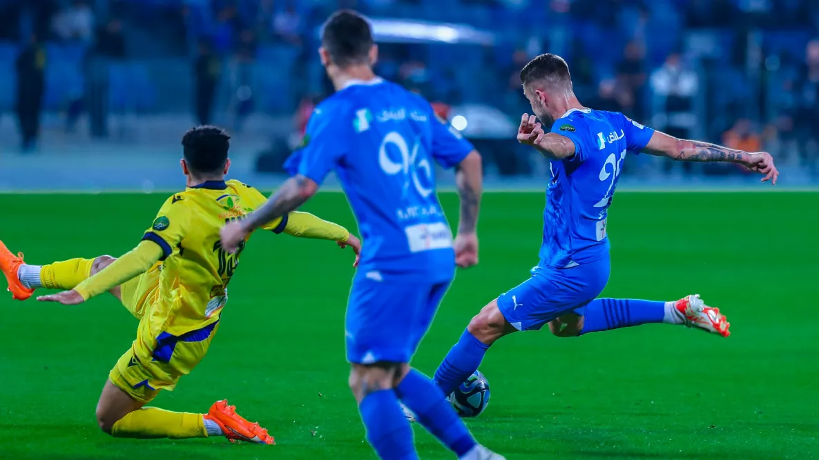 تأهب جماهيري لمواجهة الهلال والتعاون في قمة دوري روشن السعودي
